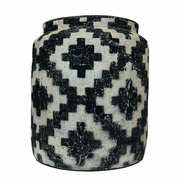 Vase tribal noir et blanc décoration de la boutique plume magasin de déco rouen le petit quevilly normandie