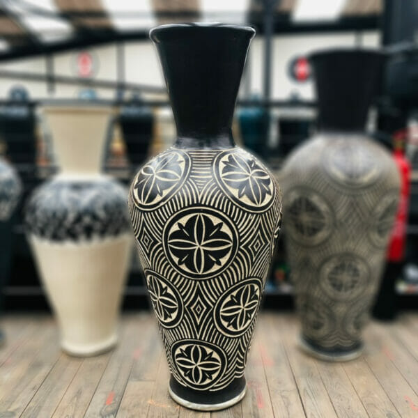 Jarre marocaine artisanale décorative intérieur/extérieur en terre cuite à motifs noir et blanc décoration boutique Plume magasin de déco Rouen Le Petit-Quevilly Normandie