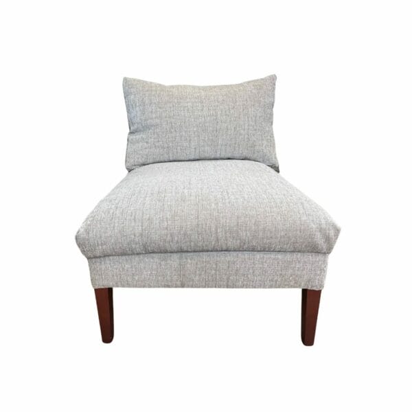Fauteuil en tissu beige avec pieds bois décoration boutique plume magasin de déco Rouen le petit quevilly normandie