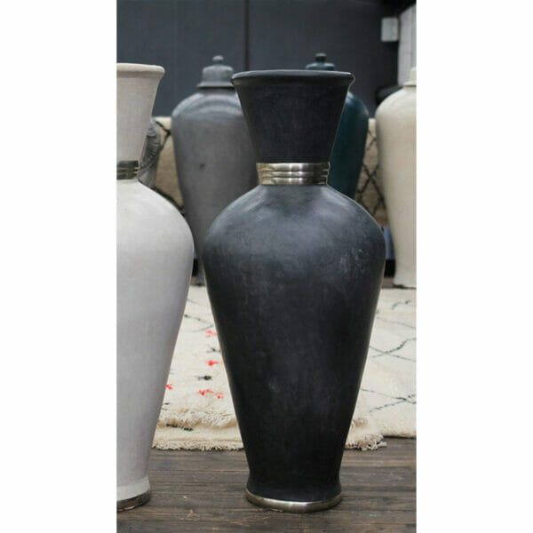grande jarre marocaine artisanale décorative gris en terre cuite céramique avec anneaux argentés