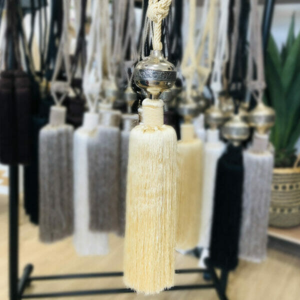 POMPON/EMBRASE METAL - Grand modèle - Ecru