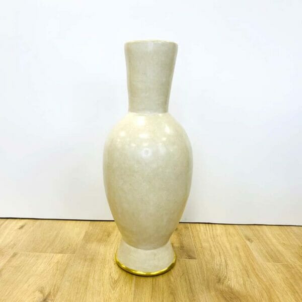 grand vase marocain Lya artisanal écru en terre cuite et détail or au pied décoration interieure boutique Plume magasin de déco Rouen Le Petit-Quevilly Normandie