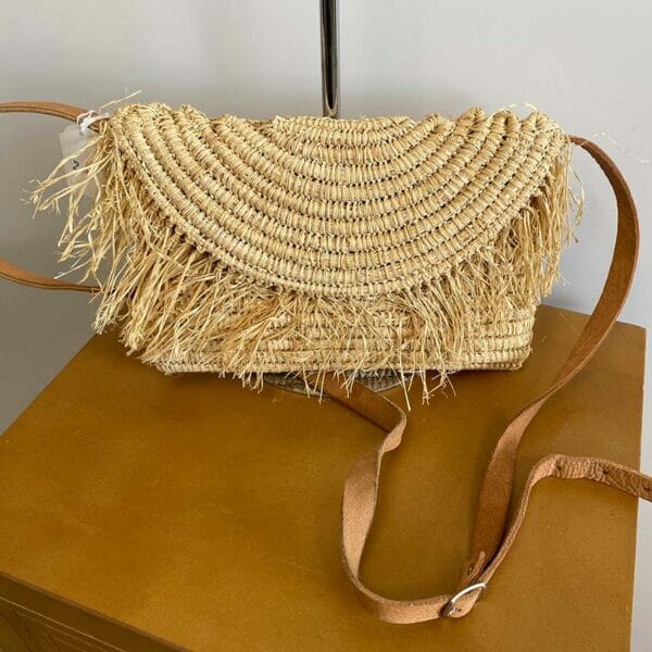 Sac bandoulière raphia