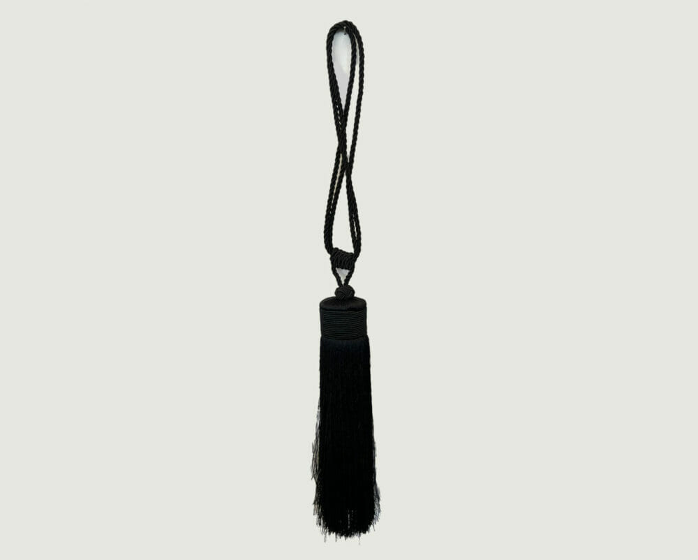 Pompon embrasse noir décoration intérieur