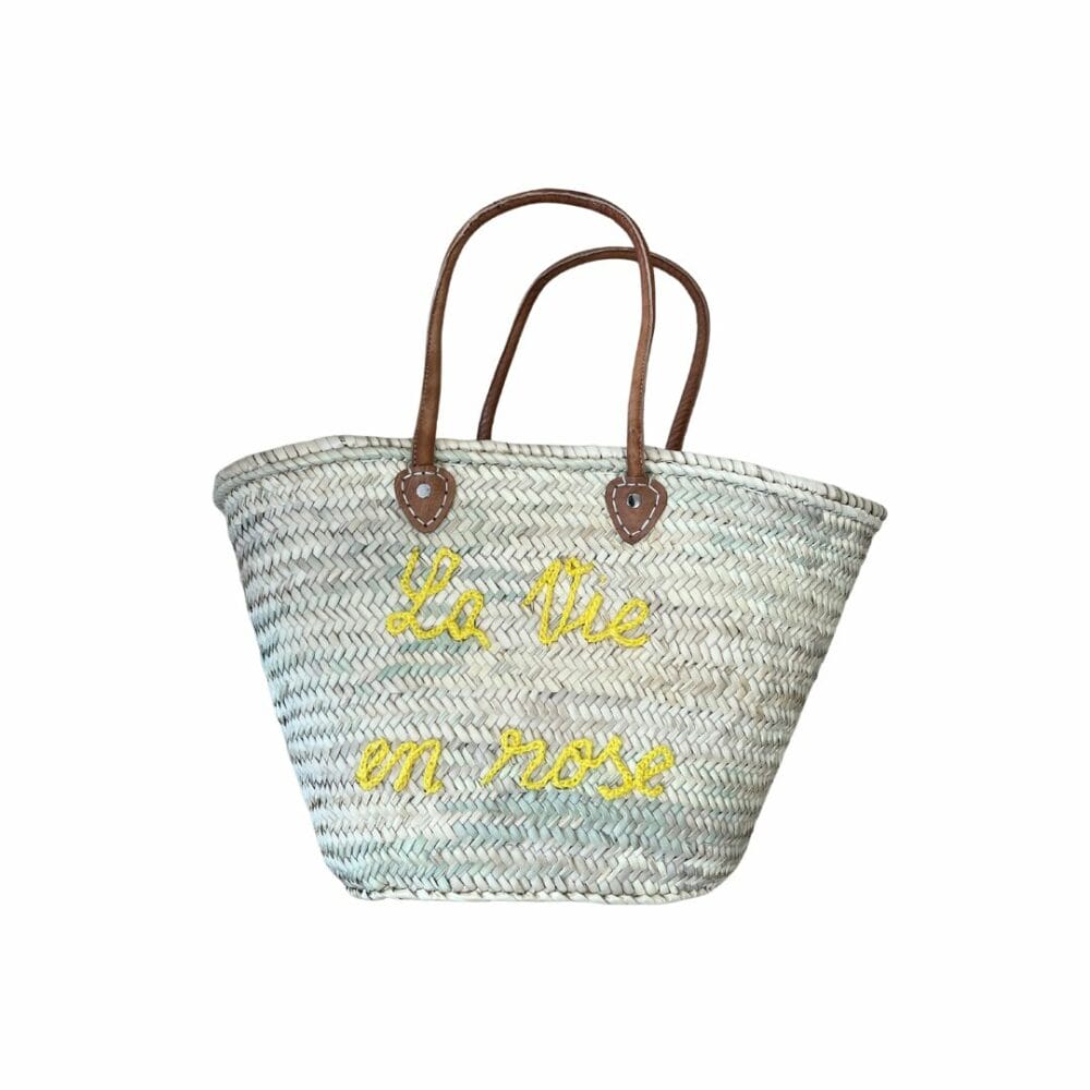 Cabas paille avec anse en cuir et écriture brodé boutique Plume magasin de déco Rouen Le petit Quevilly Normandie