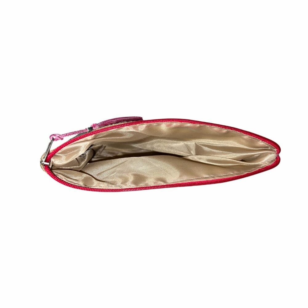 Pochette artisanale "Princesse" brodé rose boutique Plume magasin de décoration Rouen le petit Quevilly Normandie