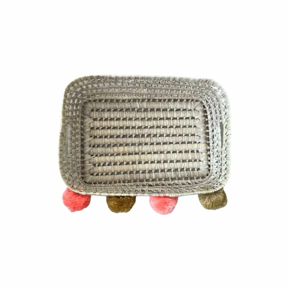 panières en raphia artisanales avec pompons 3 tailles disponibles décoration rangement boutique plume magasin de décoration rouen le petit quevilly normandie