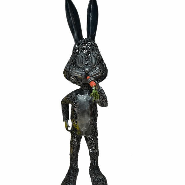 Sculpture artisanal en métal de Bugs Bunny décoration de la boutique Plume magasin de déco aux docks76 rouen normandie