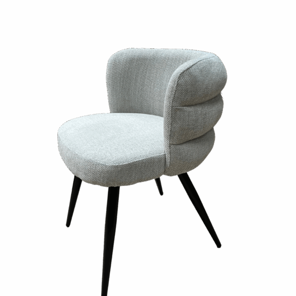 Chaise dossier arrondi -Couleur beige meuble décoration boutique Plume magasin de déco aux docks76 à Rouen normandie